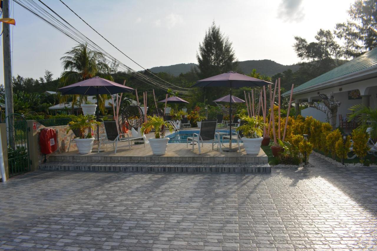 Leo'S Petit Villa Annex Praslin Exterior photo