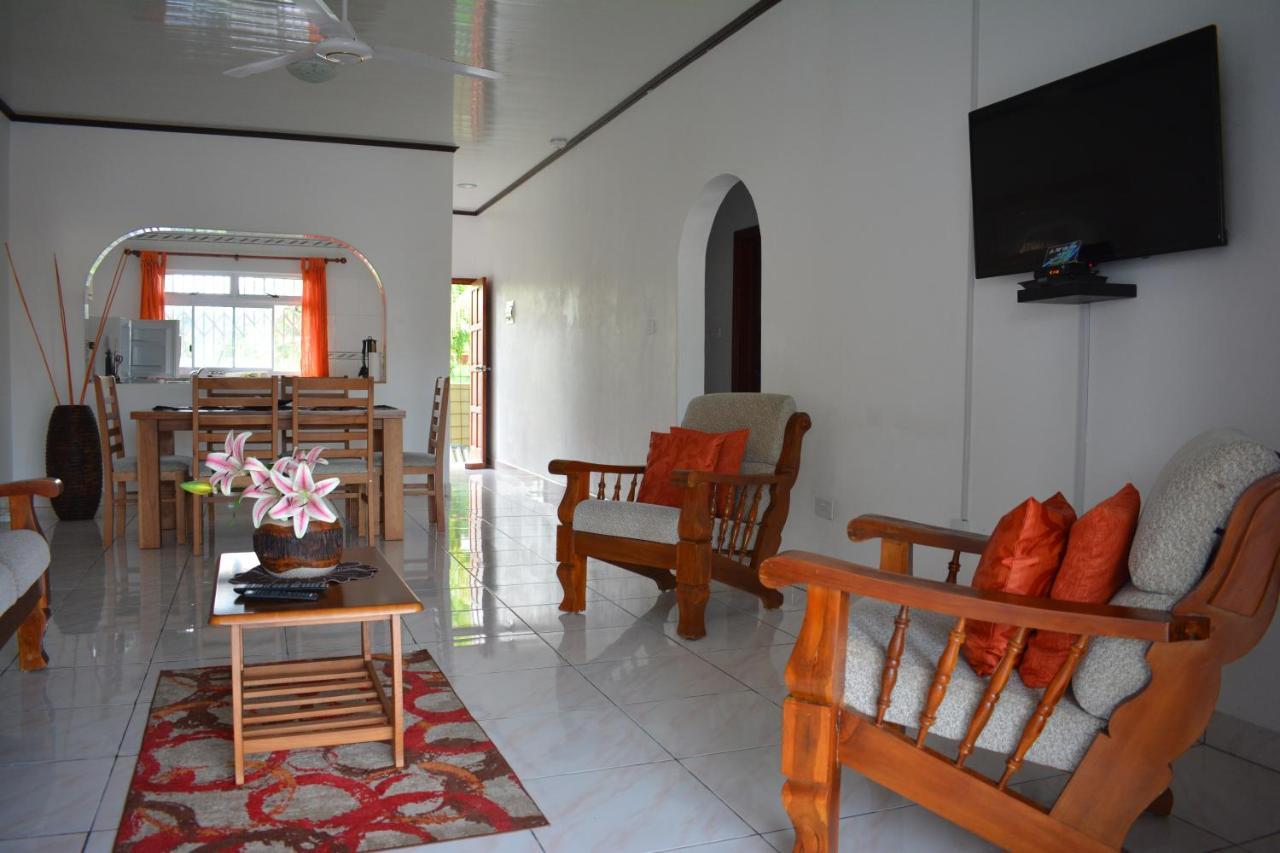 Leo'S Petit Villa Annex Praslin Exterior photo